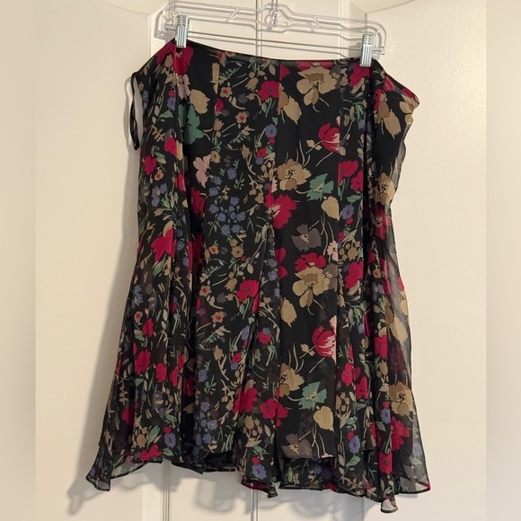 Lauren Ralph Lauren Dresses & Skirts - Lauren Ralph Lauren Floral Skirt